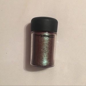 Authentic MAC pigment in Blue/Brown